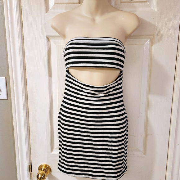 STRIPED CUTOUT TUBE BODYCON DRESS - Picture 3 of 9